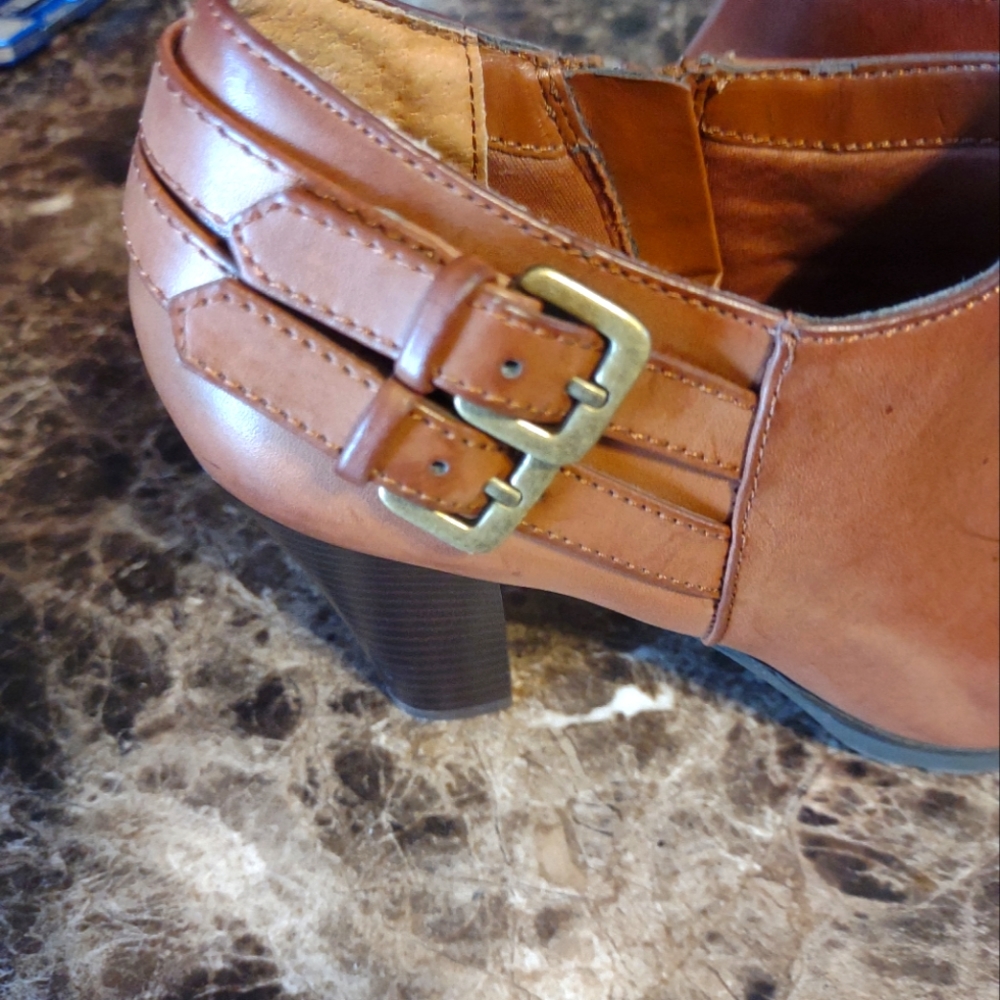 White Mountain ankle booties - Picture 5 of 9